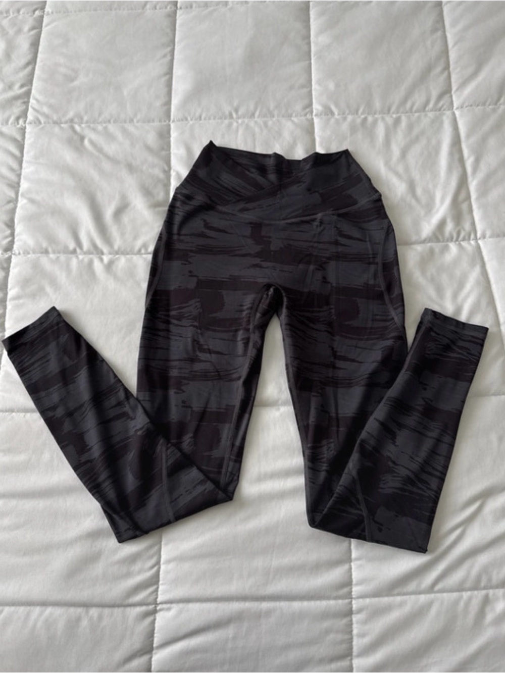 Alphalete Patterned High-Waist Leggings
